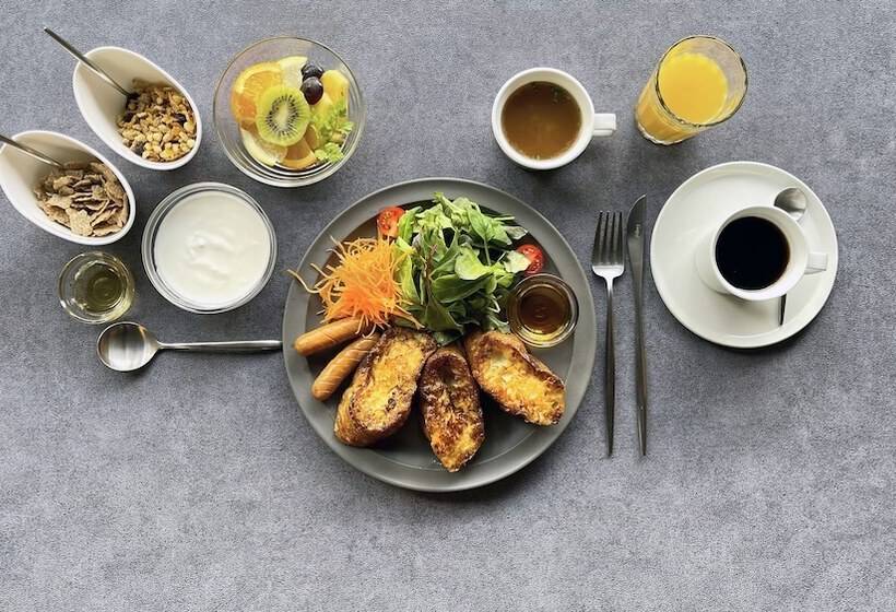 בית מלון כפרי Cordia Osaka Hommachi