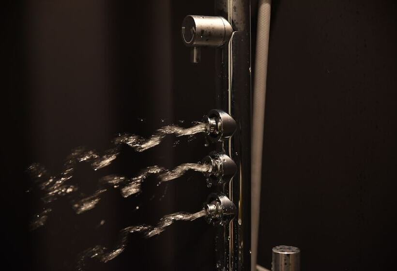 בית מלון כפרי Cordia Osaka Hommachi