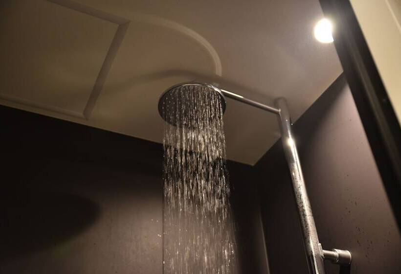 בית מלון כפרי Cordia Osaka Hommachi