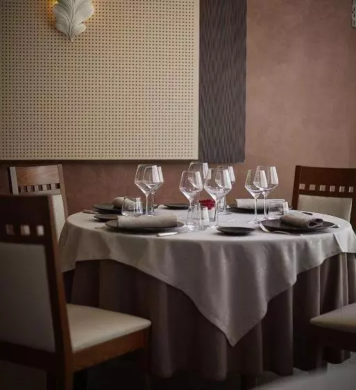 ホテル Logis Hôtel De France