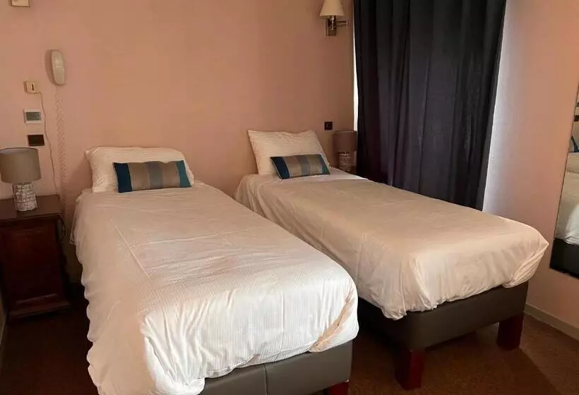 ホテル Logis Hôtel De France