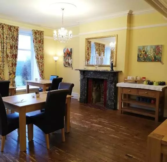 Hotelli Newton House