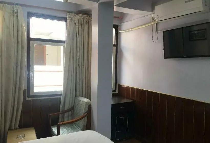 هتل Plumeria Inn