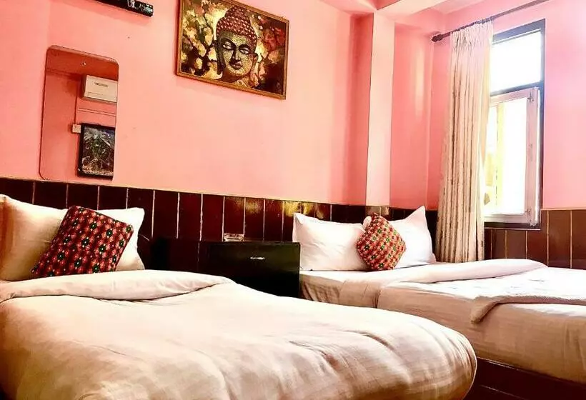 هتل Plumeria Inn
