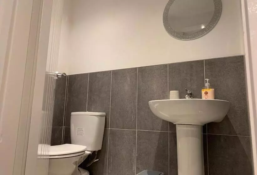 Modern Serviced Apartment   Near City Centre