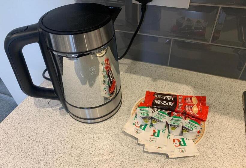 Modern Serviced Apartment Near City Centre