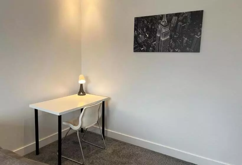 Modern Serviced Apartment   Near City Centre