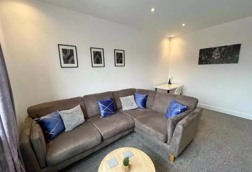 Modern Serviced Apartment   Near City Centre