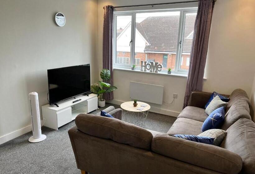 Modern Serviced Apartment Near City Centre