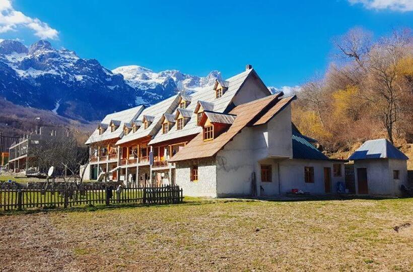 ペンション Bujtina Harusha