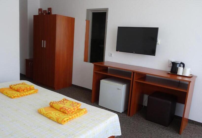 פנסיון Dobrevi Guest House