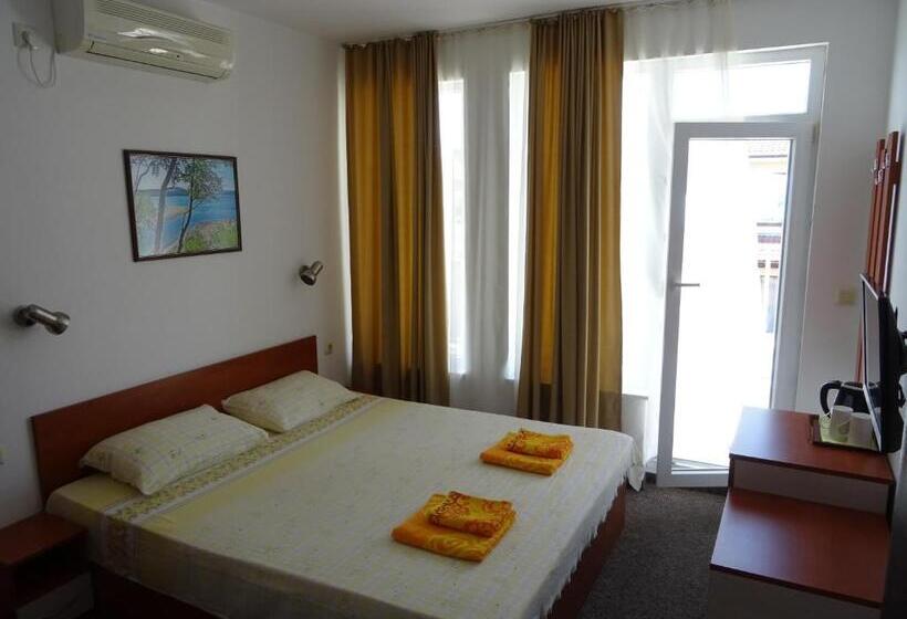 פנסיון Dobrevi Guest House