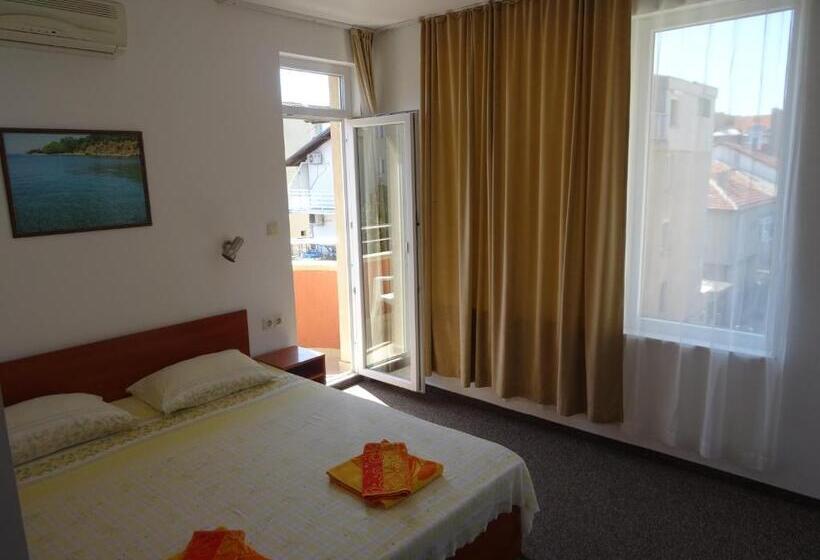 פנסיון Dobrevi Guest House