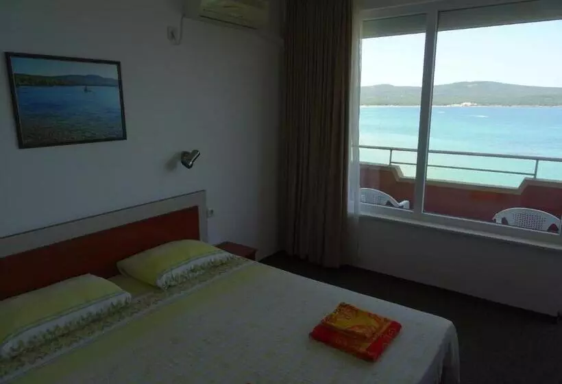 ペンション Dobrevi Guest House