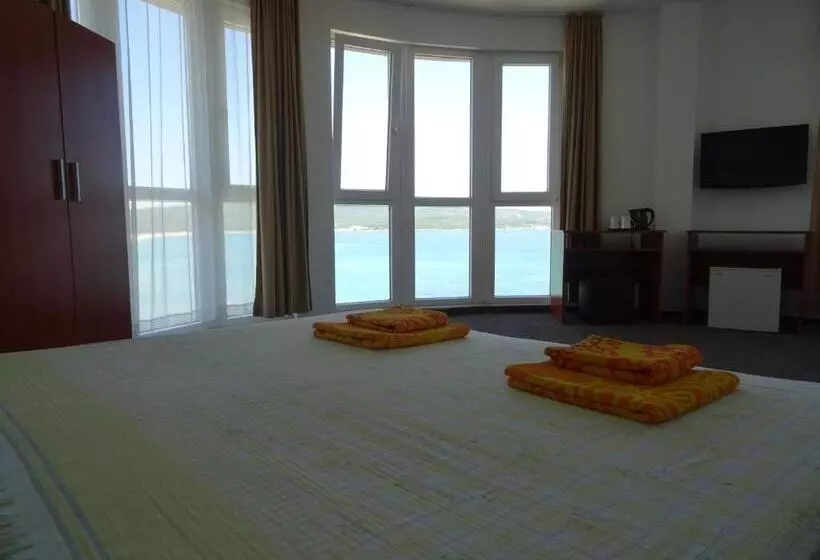 ペンション Dobrevi Guest House