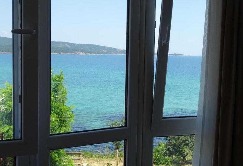 פנסיון Dobrevi Guest House