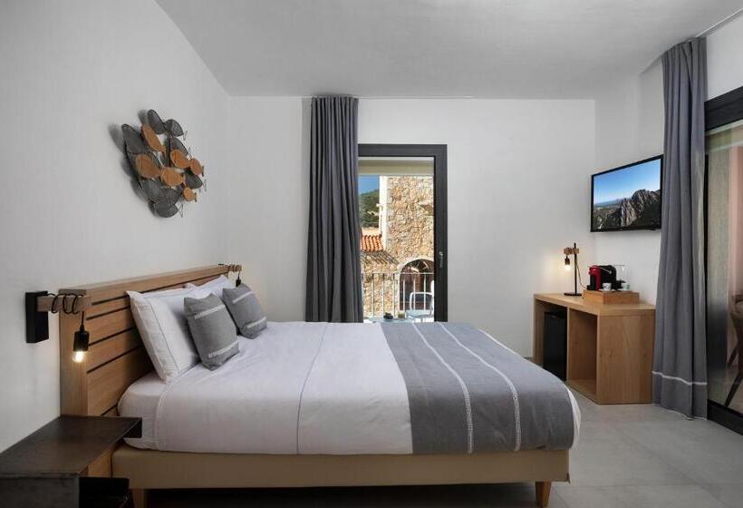 פנסיון The Square Cannigione