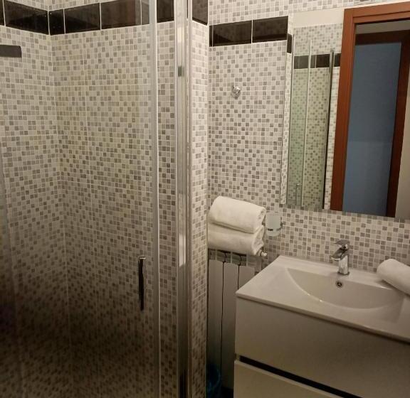 Modular King Suite Intera Suite 9 Posti Letto O Singole Camere Da 2 E 4 Posti Letto