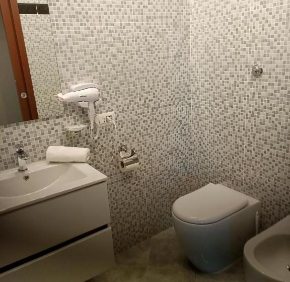 Modular King Suite Intera Suite 9 Posti Letto O Singole Camere Da 2 E 4 Posti Letto