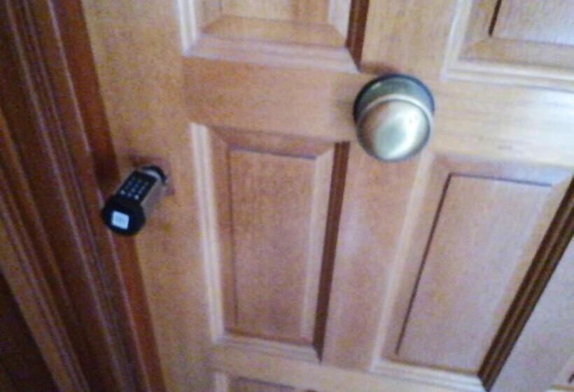 Modular King Suite Intera Suite 9 Posti Letto O Singole Camere Da 2 E 4 Posti Letto