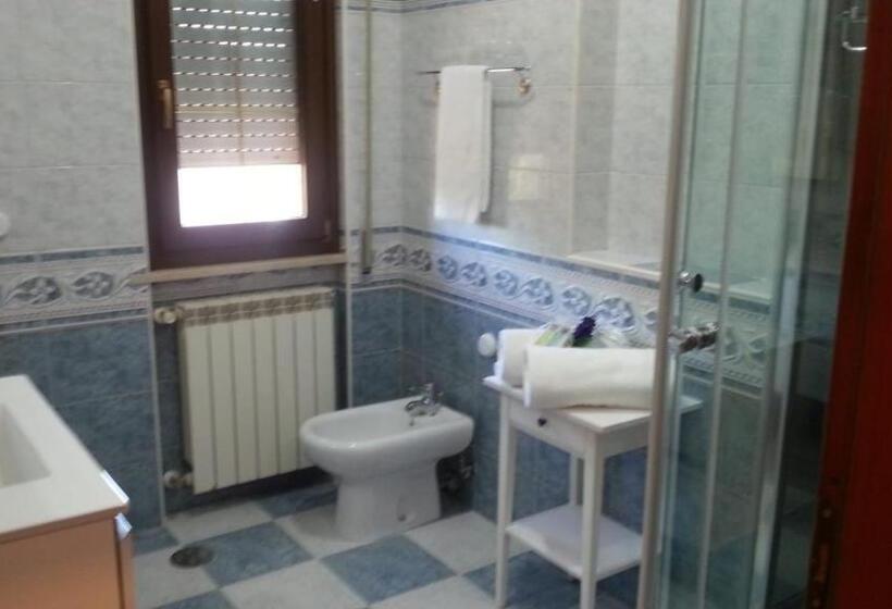 Modular King Suite Intera Suite 9 Posti Letto O Singole Camere Da 2 E 4 Posti Letto