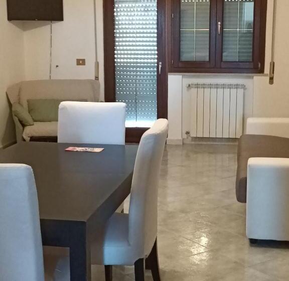 Modular King Suite Intera Suite 9 Posti Letto O Singole Camere Da 2 E 4 Posti Letto