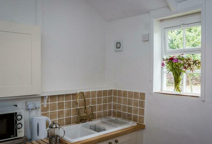 مبيت وإفطار Vicarage Cottage