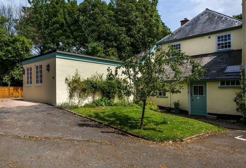 مبيت وإفطار Vicarage Cottage