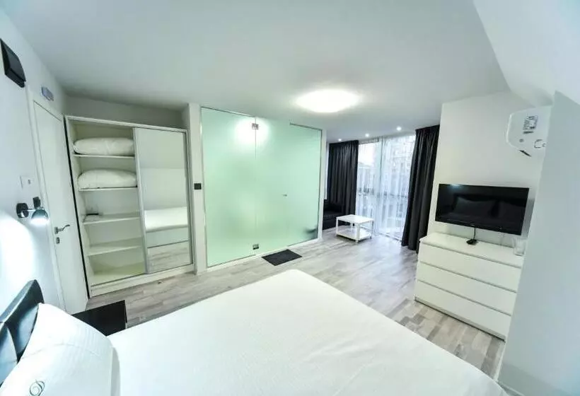 هتل стаи за гости десита