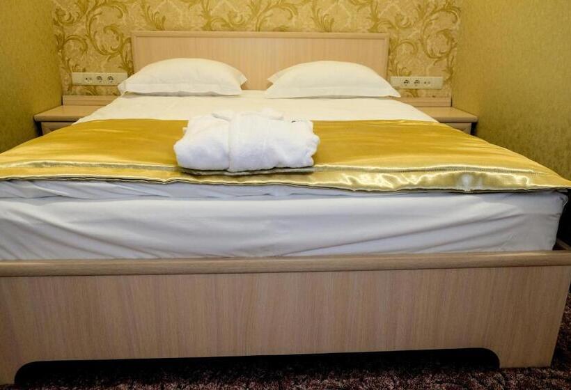 Otel оздоровчий комплекс гайки заїзд провулок сухий яр 12