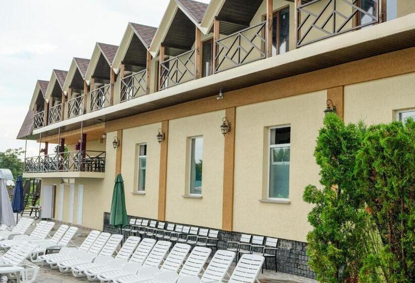 Otel оздоровчий комплекс гайки заїзд провулок сухий яр 12