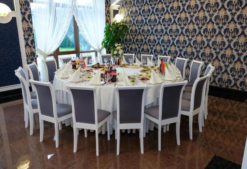 Otel оздоровчий комплекс гайки заїзд провулок сухий яр 12