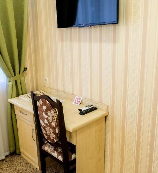 Otel оздоровчий комплекс гайки заїзд провулок сухий яр 12