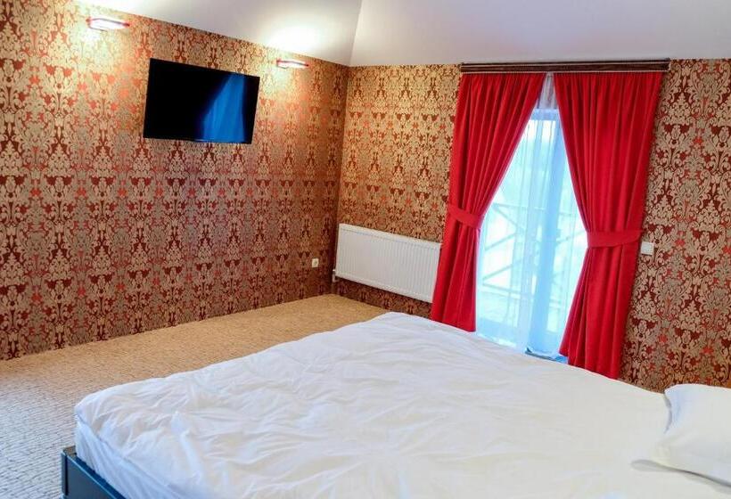 Otel оздоровчий комплекс гайки заїзд провулок сухий яр 12