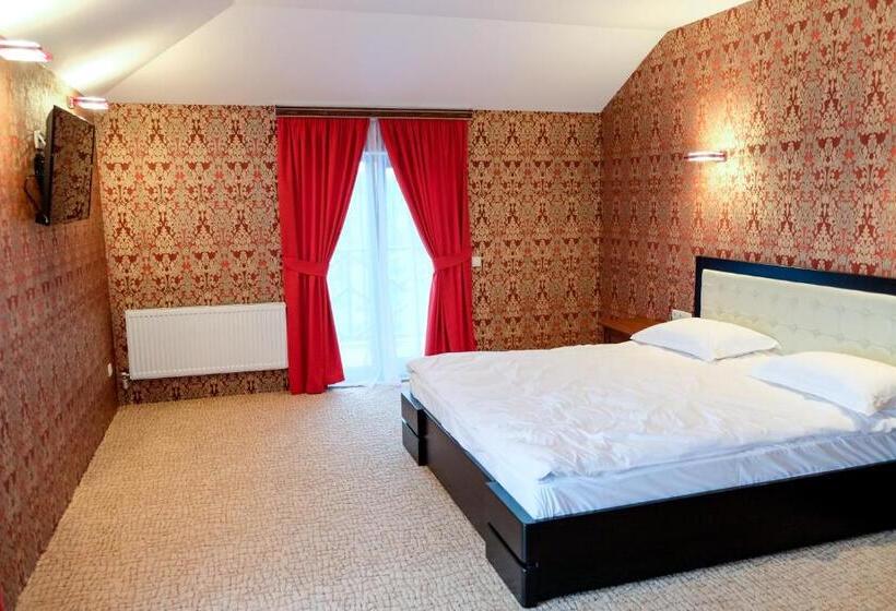 Otel оздоровчий комплекс гайки заїзд провулок сухий яр 12