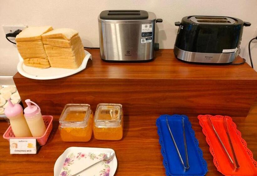 The Charlotte Smart Hotel Lopburi