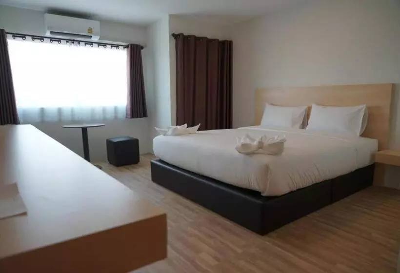 The Charlotte Smart Hotel Lopburi