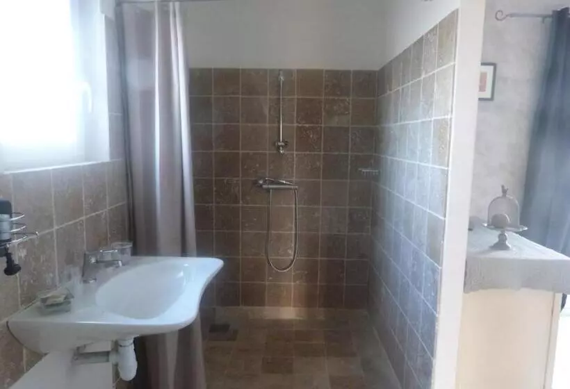 ベッドアンドブレックファースト Maison D Hôtes Bastide St Victor à 2,5 Kilomètres De Lourmarin