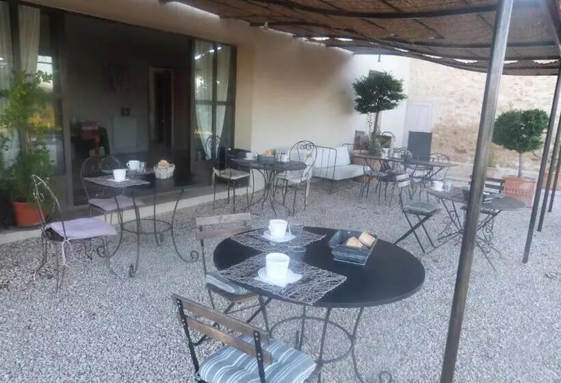 ベッドアンドブレックファースト Maison D Hôtes Bastide St Victor à 2,5 Kilomètres De Lourmarin