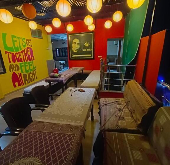 Friends Guest House & Hostel  Near Taj Mahal