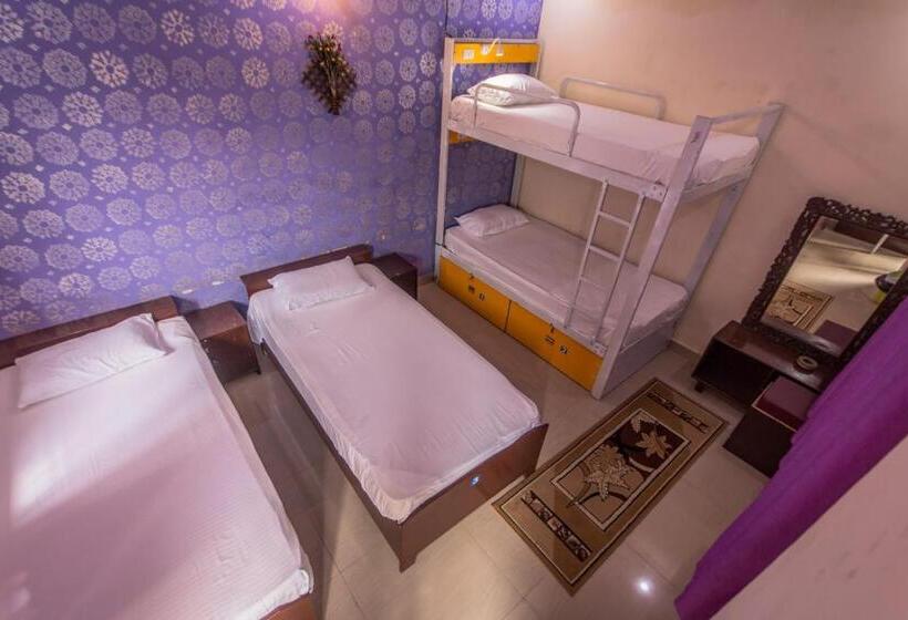 Friends Guest House & Hostel  Near Taj Mahal