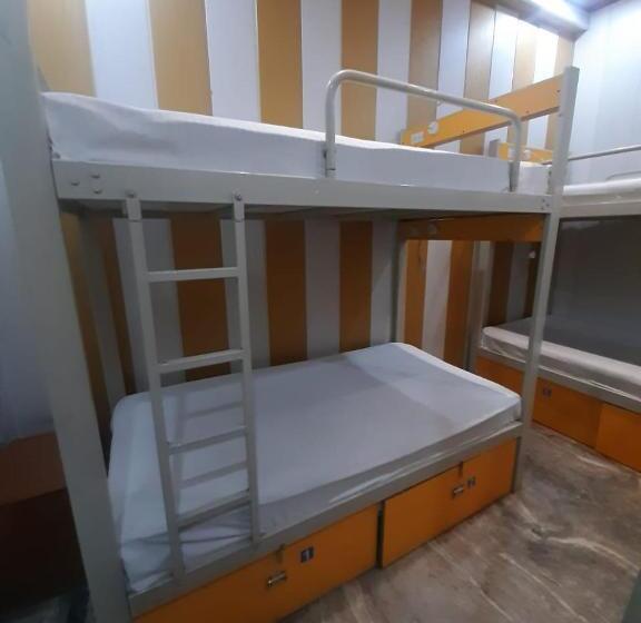 Friends Guest House & Hostel  Near Taj Mahal