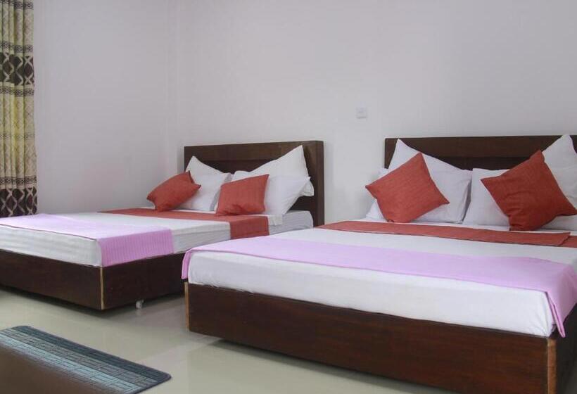 Hotel Punsisi Resort   Adam S Peak