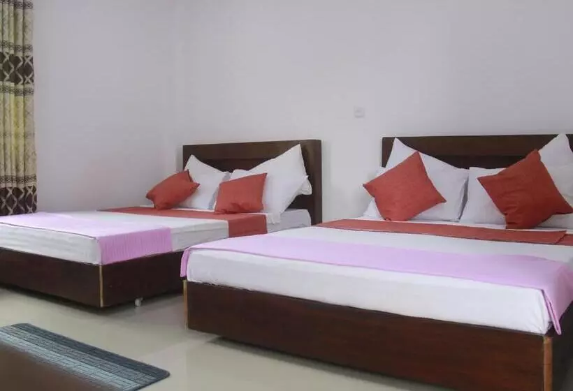 Hotelli Punsisi Resort   Adam S Peak