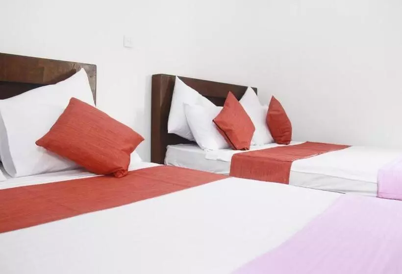 Hotelli Punsisi Resort   Adam S Peak