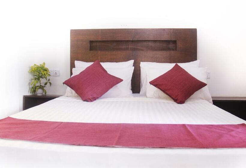 Hotel Punsisi Resort   Adam S Peak