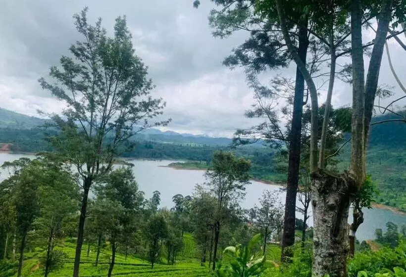 Hotelli Punsisi Resort   Adam S Peak