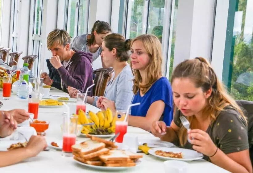 Hotelli Punsisi Resort   Adam S Peak