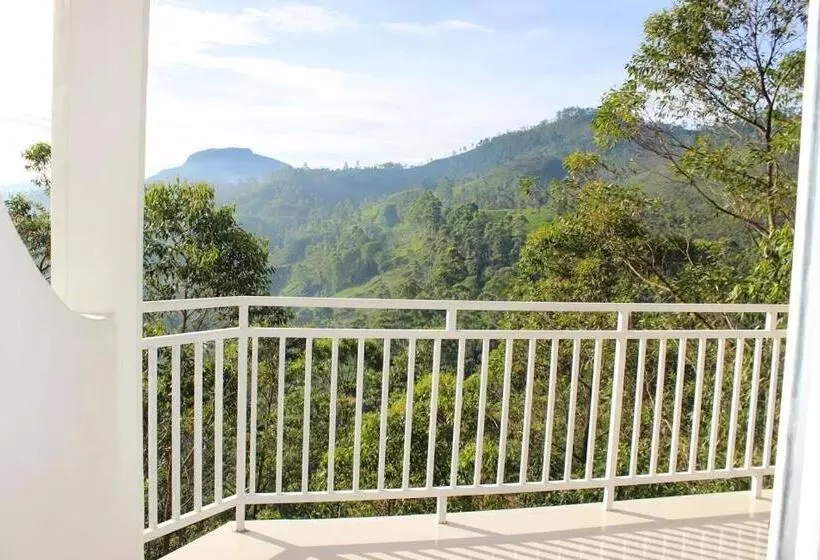 Hotelli Punsisi Resort   Adam S Peak