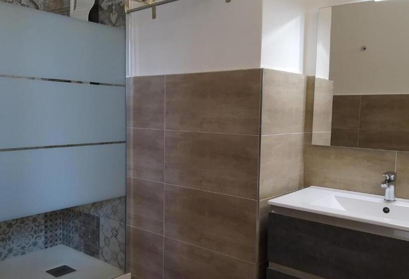 پانسیون Cconforthotels R&b Central Rooms   Self Check In